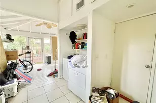 1035 NE 3rd Ave, Gainesville, FL 32601 - Photo 9