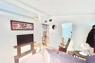 1035 NE 3rd Ave, Gainesville, FL 32601 - Photo 29