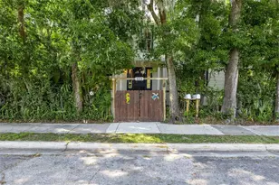 562 NE 2nd Ave, Gainesville, FL 32601 - Photo 11