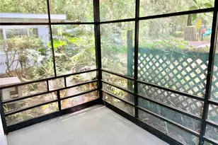 1041 NE 10th Ave, Gainesville, FL 32601 - Photo 27