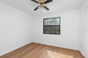 529 NE 12th Ct, Gainesville, FL 32601 - Photo 17