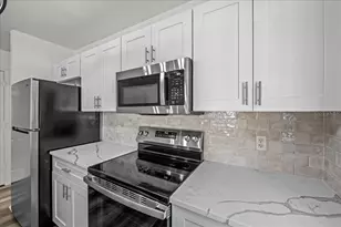 415 NW 10th St, Gainesville, FL 32601 - Photo 11