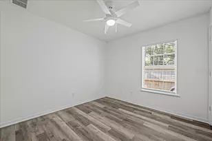 415 NW 10th St, Gainesville, FL 32601 - Photo 15