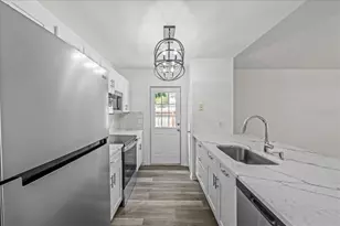 415 NW 10th St, Gainesville, FL 32601 - Photo 9