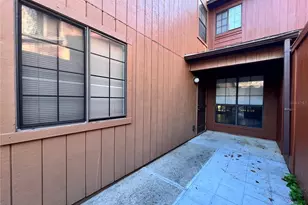 5830 SW 9th Pl, Gainesville, FL 32607 - Photo 3