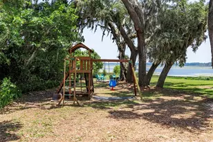 561 SE Lakeview Dr, Keystone Heights, FL 32656 - Photo 11