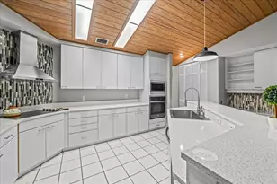 1326 NW 57th St, Gainesville, FL 32605 - Photo 13