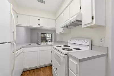 2735 SW 35th Place #306, Gainesville, FL 32608 - Photo 3