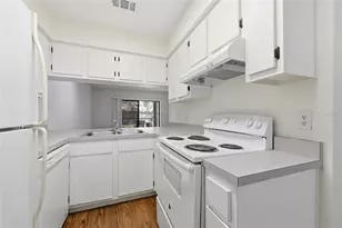 2735 SW 35th Pl, Gainesville, FL 32608 - Photo 3