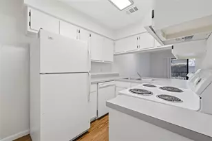 2735 SW 35th Pl, Gainesville, FL 32608 - Photo 5