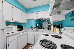 2735 SW 35th Pl, Gainesville, FL 32608 - Photo 3