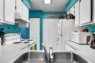 2735 SW 35th Pl, Gainesville, FL 32608 - Photo 5