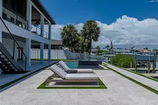 1037 79th St S, Saint Petersburg, FL 33707 - Photo 63