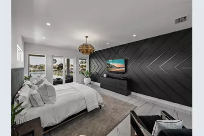 1037 79th Street S, Saint Petersburg, FL 33707 - Photo 45