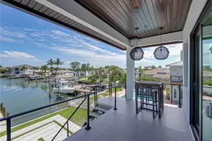 1037 79th St S, Saint Petersburg, FL 33707 - Photo 57