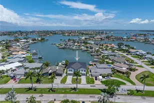 1037 79th St S, Saint Petersburg, FL 33707 - Photo 13