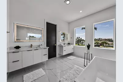 1037 79th Street S, Saint Petersburg, FL 33707 - Photo 43