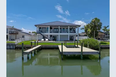 1037 79th Street S, Saint Petersburg, FL 33707 - Photo 3