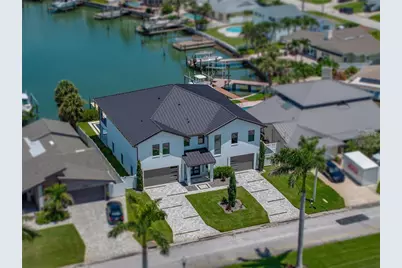 1037 79th Street S, Saint Petersburg, FL 33707 - Photo 11