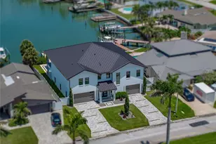 1037 79th St S, Saint Petersburg, FL 33707 - Photo 11