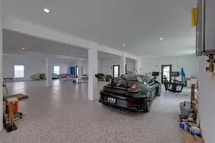 1037 79th St S, Saint Petersburg, FL 33707 - Photo 69