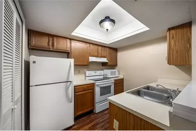 5701 SW 10th Place, Gainesville, FL 32607 - Photo 9