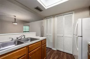 5701 SW 10th Pl, Gainesville, FL 32607 - Photo 11