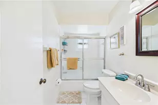 6948 W Country Club Dr N, Sarasota, FL 34243 - Photo 31