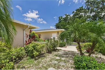6948 W Country Club Drive N, Sarasota, FL 34243 - Photo 43