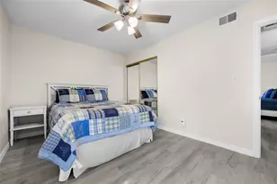 1700 SW 16th Ct, Gainesville, FL 32608 - Photo 13