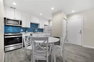 1700 SW 16th Ct, Gainesville, FL 32608 - Photo 7