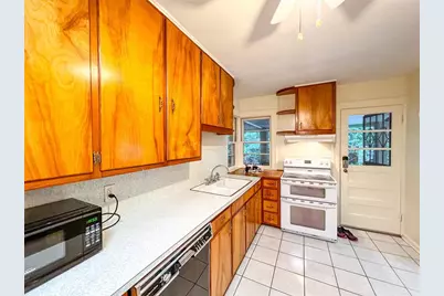 1403 NW 11th Road, Gainesville, FL 32605 - Photo 7