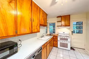 1403 NW 11th Rd, Gainesville, FL 32605 - Photo 7