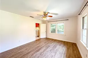 1403 NW 11th Rd, Gainesville, FL 32605 - Photo 5