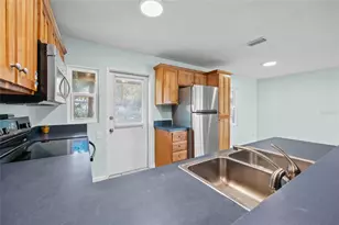 601 NW 36th Dr, Gainesville, FL 32607 - Photo 13