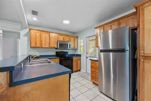 601 NW 36th Dr, Gainesville, FL 32607 - Photo 11