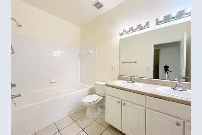 4877 NW 42nd Road #106, Gainesville, FL 32606 - Photo 15