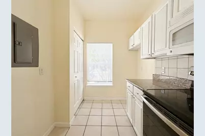 4877 NW 42nd Road #106, Gainesville, FL 32606 - Photo 3