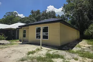 1523 NE 1st Ave, Gainesville, FL 32641 - Photo 3