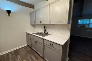 3010 NE 13th St, Gainesville, FL 32609 - Photo 5