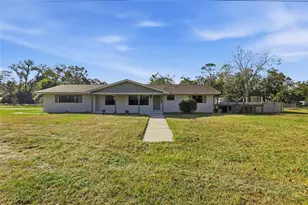 311 SW 4th St, Trenton, FL 32693 - Photo 1