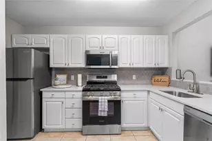 1217 NW 55th St, Gainesville, FL 32605 - Photo 9