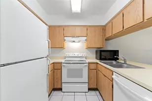 2635 SW 35th Pl, Gainesville, FL 32608 - Photo 7