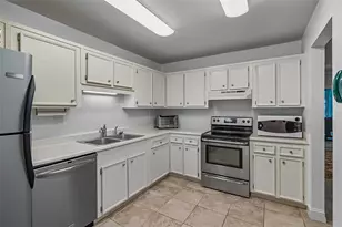 2746 SW 14th Dr, Gainesville, FL 32608 - Photo 15