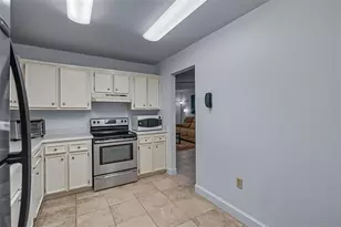 2746 SW 14th Dr, Gainesville, FL 32608 - Photo 11
