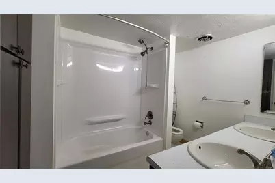 415 NW 39th Road #E, Gainesville, FL 32607 - Photo 7