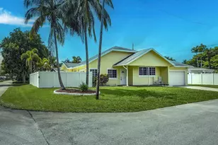 4361 NE 13th Terrace, Oakland Park, FL 33334 - Photo 3