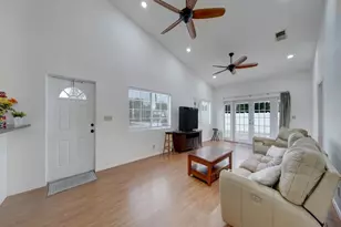 4361 NE 13th Terrace, Oakland Park, FL 33334 - Photo 9