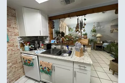 7200 SW 8th Avenue #P102, Gainesville, FL 32607 - Photo 5