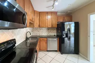 1033 NW 22nd Ave, Gainesville, FL 32609 - Photo 9